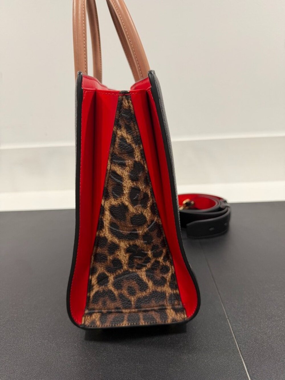 Christian Louboutin Paloma Leather Tote Bag (JB1566) - Picture 8 of 11